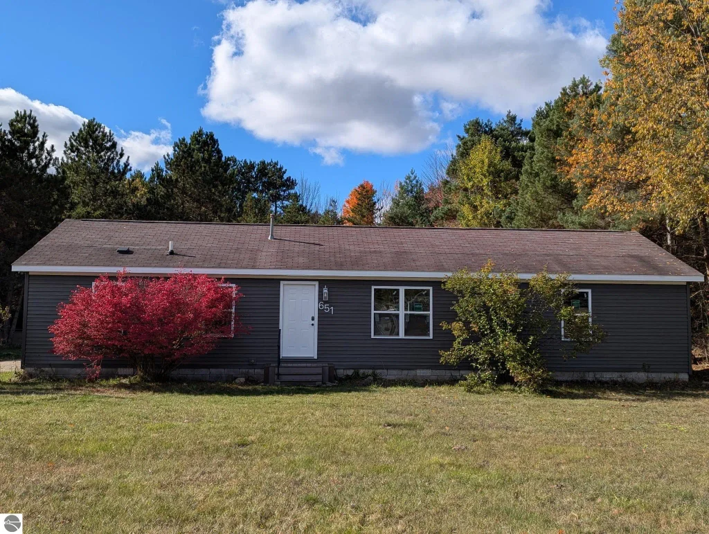 651 N Michigan Avenue, Manton