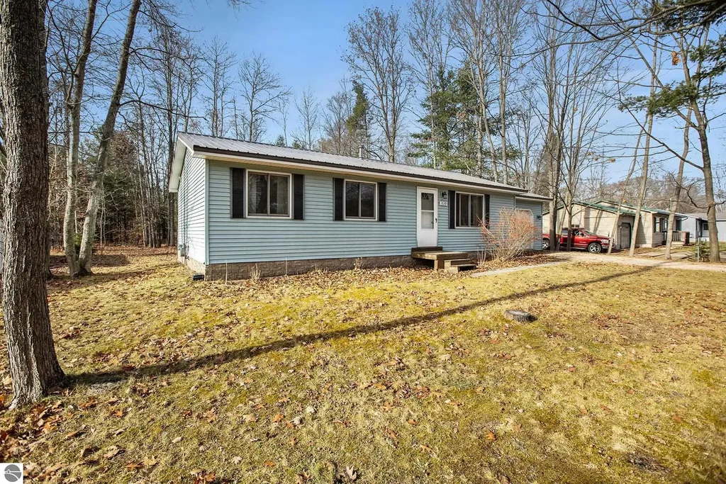 1539 Ne Katinka Drive, Kalkaska