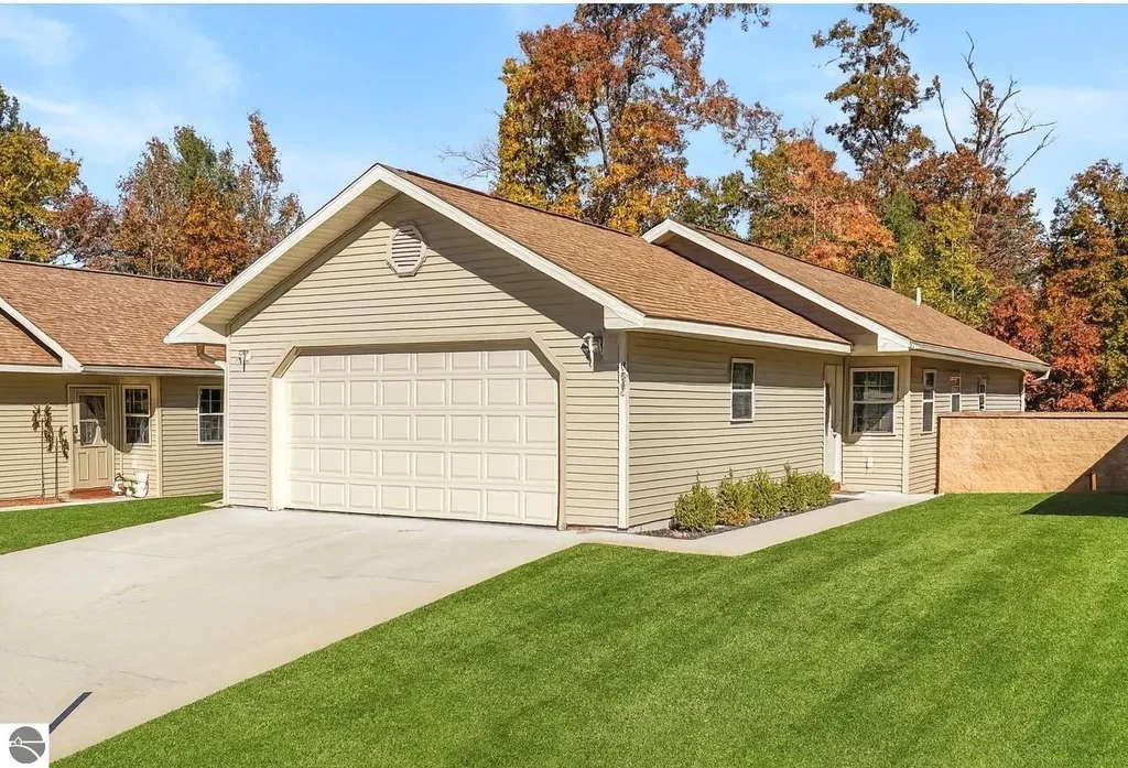 9842 Deer Track Court, Interlochen