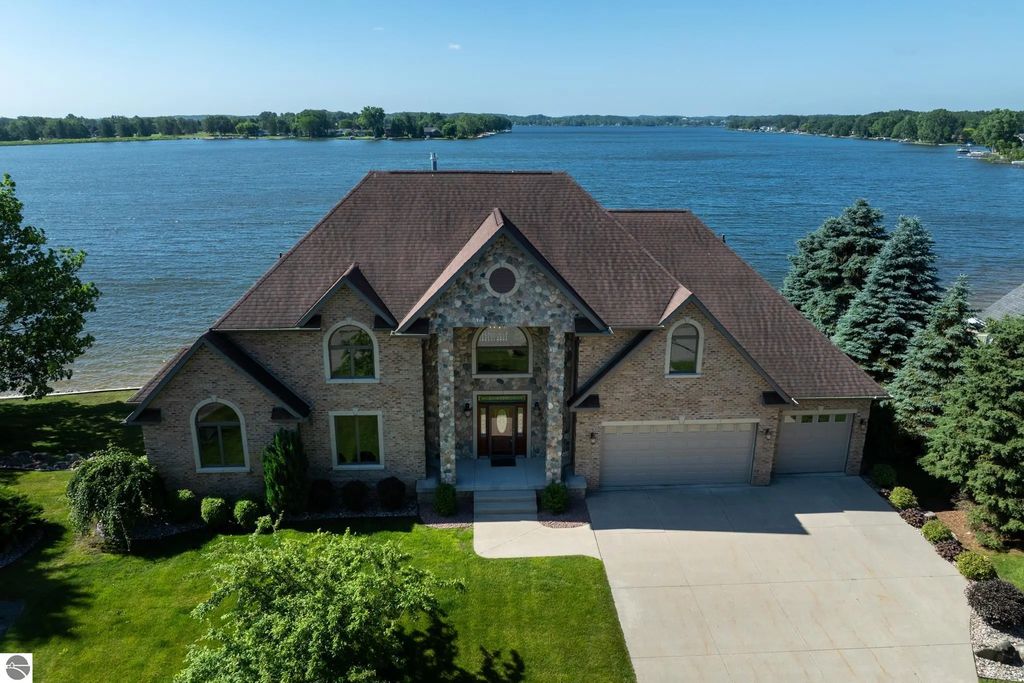 1038 Cantabrian Drive, Lake Isabella