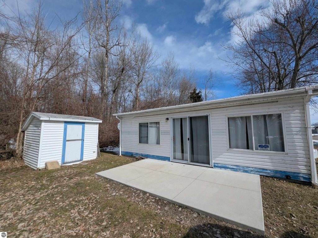 831 S Main Street, Au Gres