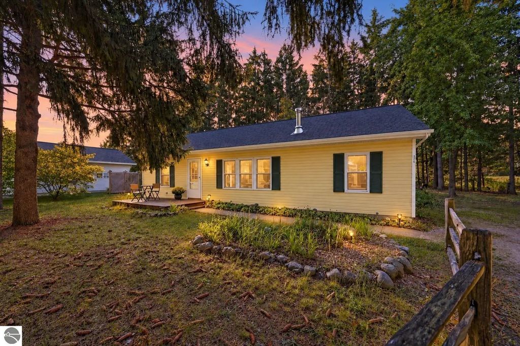 208 E Seventh Street, Northport