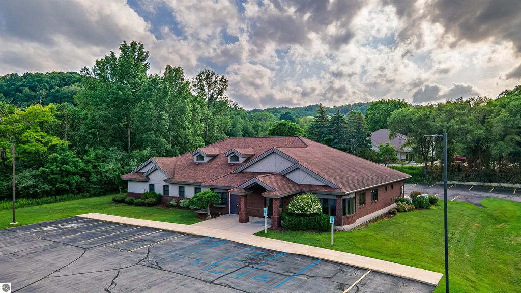 5015 N Royal Drive, Traverse City