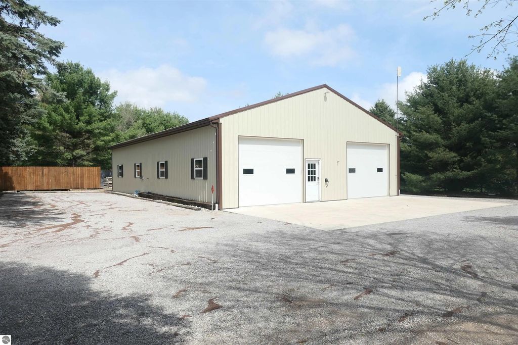 6264 Wildwood Drive, Elwell