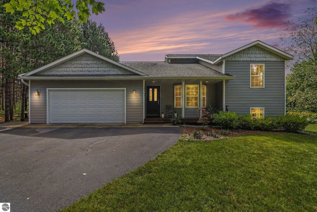 10763 Sweet Lilac Lane, Interlochen