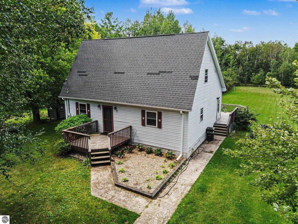 755 N Lakeview Drive, Hale