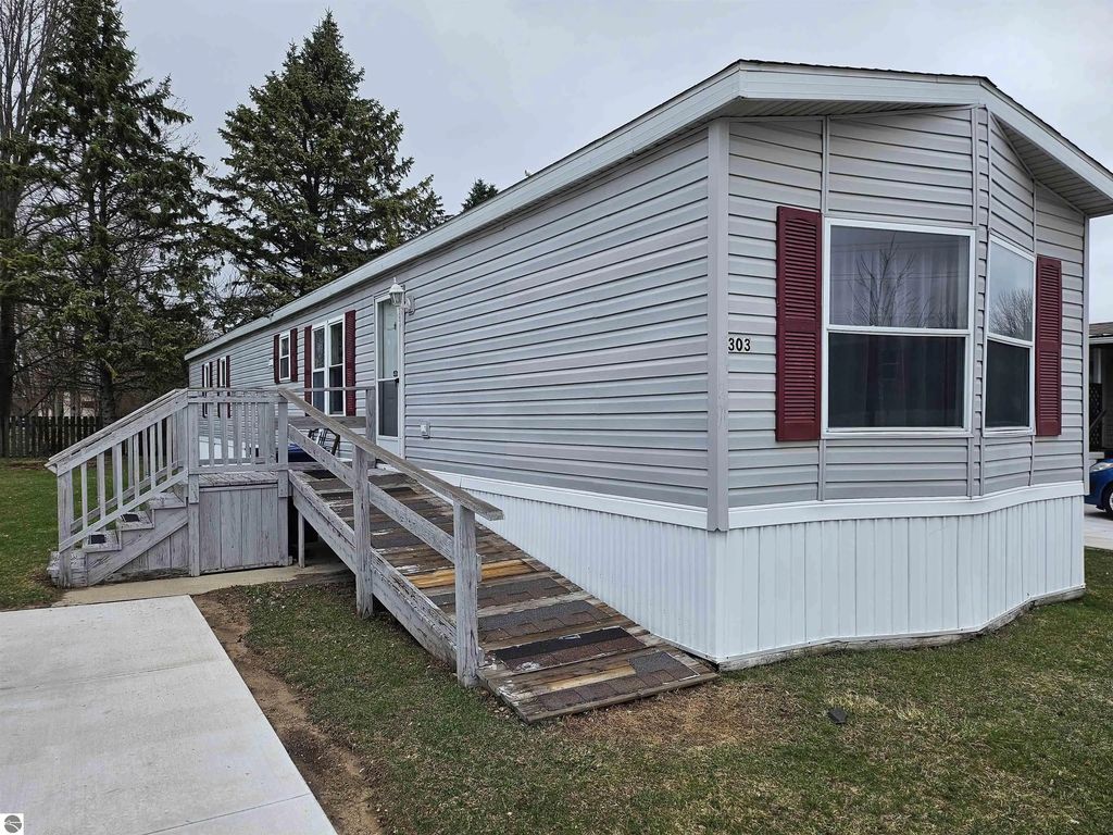 5232 E Broadway Lot 303, Mt Pleasant