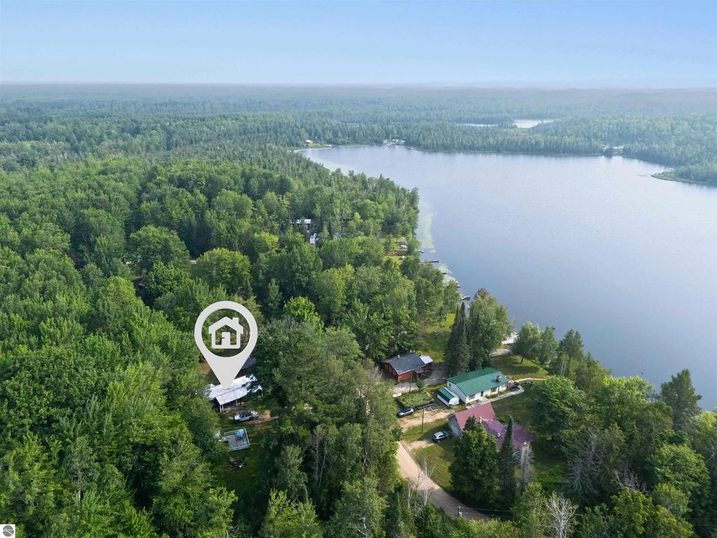 1171 Wa-ba-tesse Drive, Kalkaska