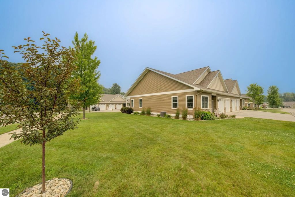 2235 Chelsea Lane, Traverse City
