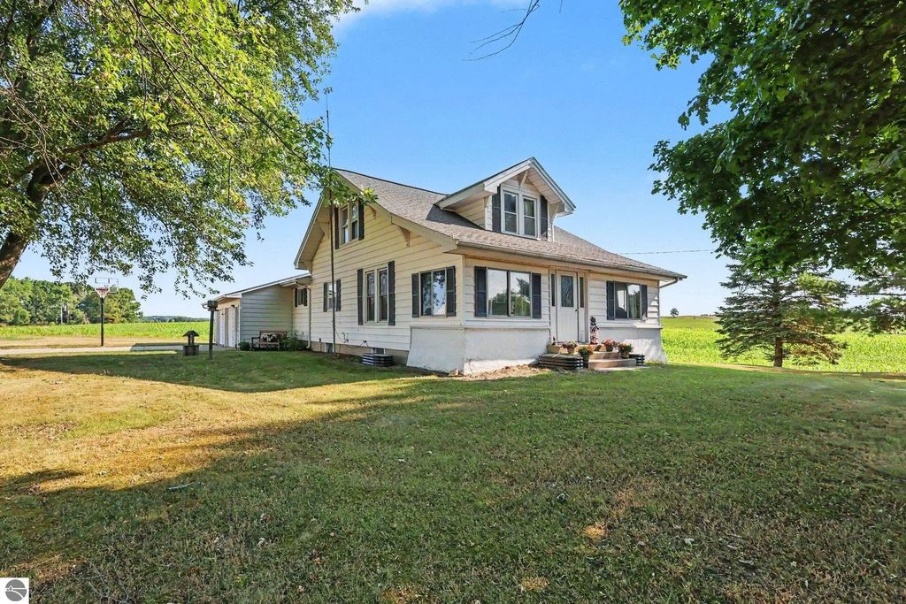 7114 1 Mile Road, Lakeview