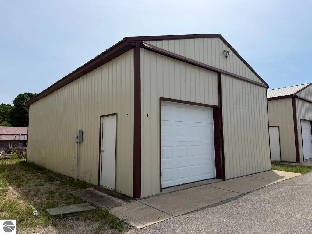 6173 Shanty Creek Road, Bellaire