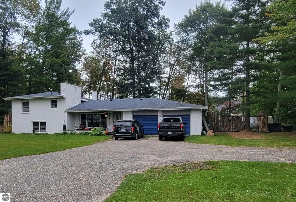 6270 N Us-23, Oscoda