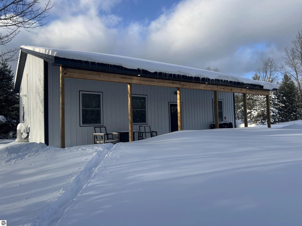 3690 County Road 571, Kalkaska