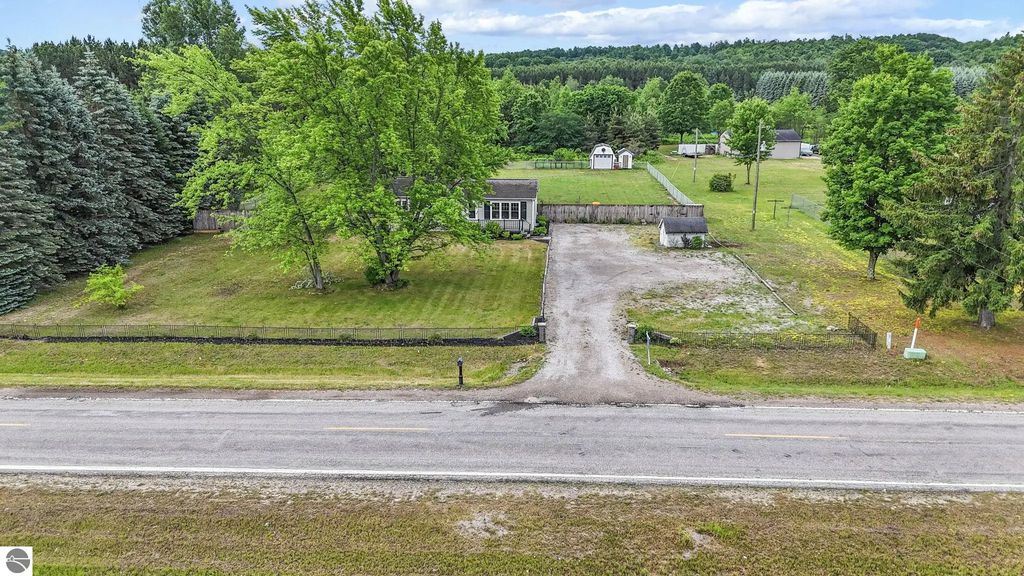 4535 Norton Road, Grawn