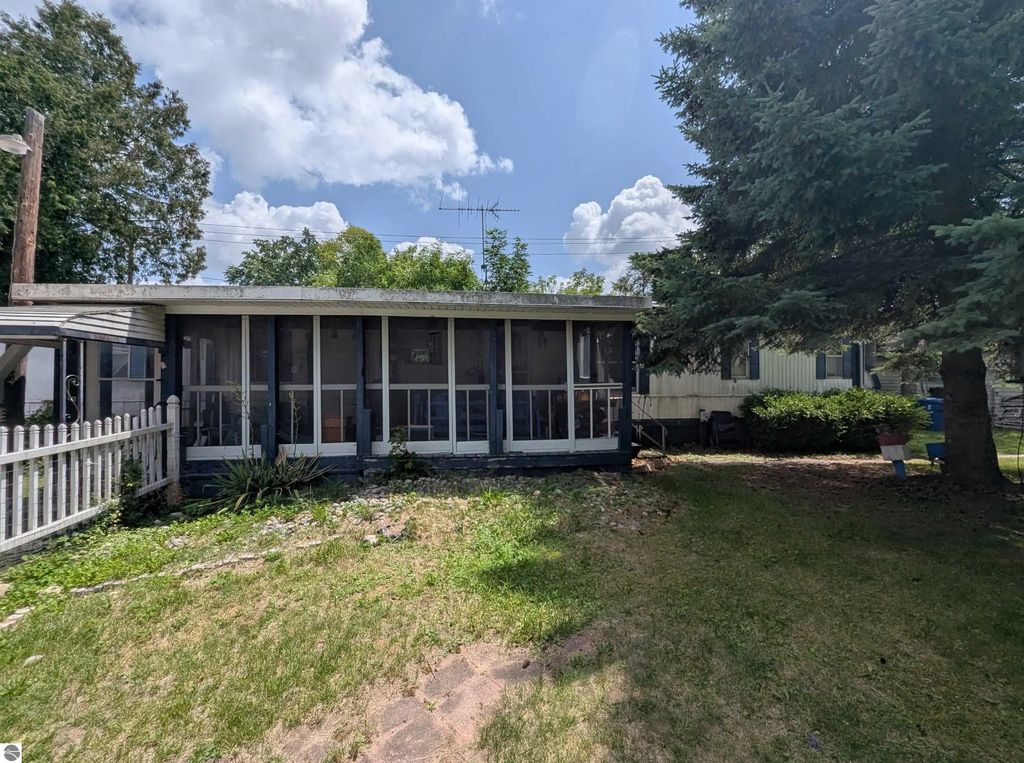 3525 East City Limits Road, Standish