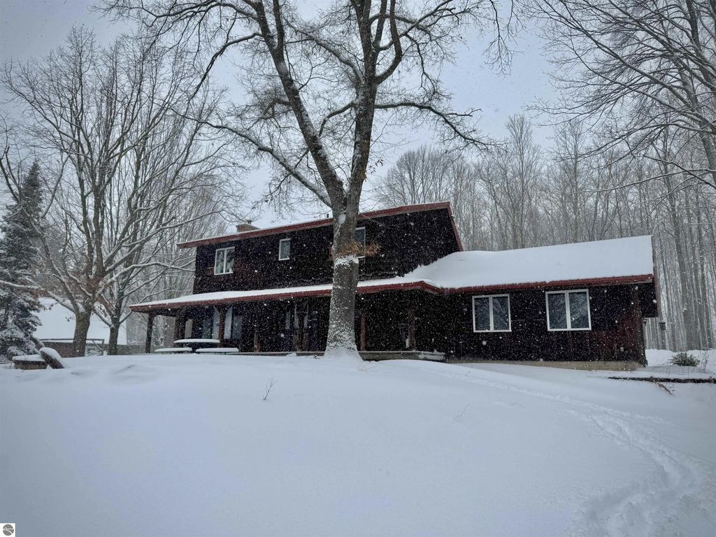 5474 Lake Road, Fife Lake
