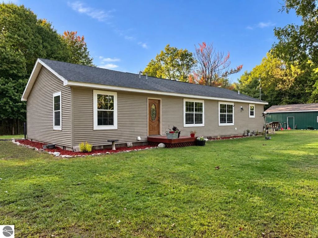 587 N Lewis, Shepherd