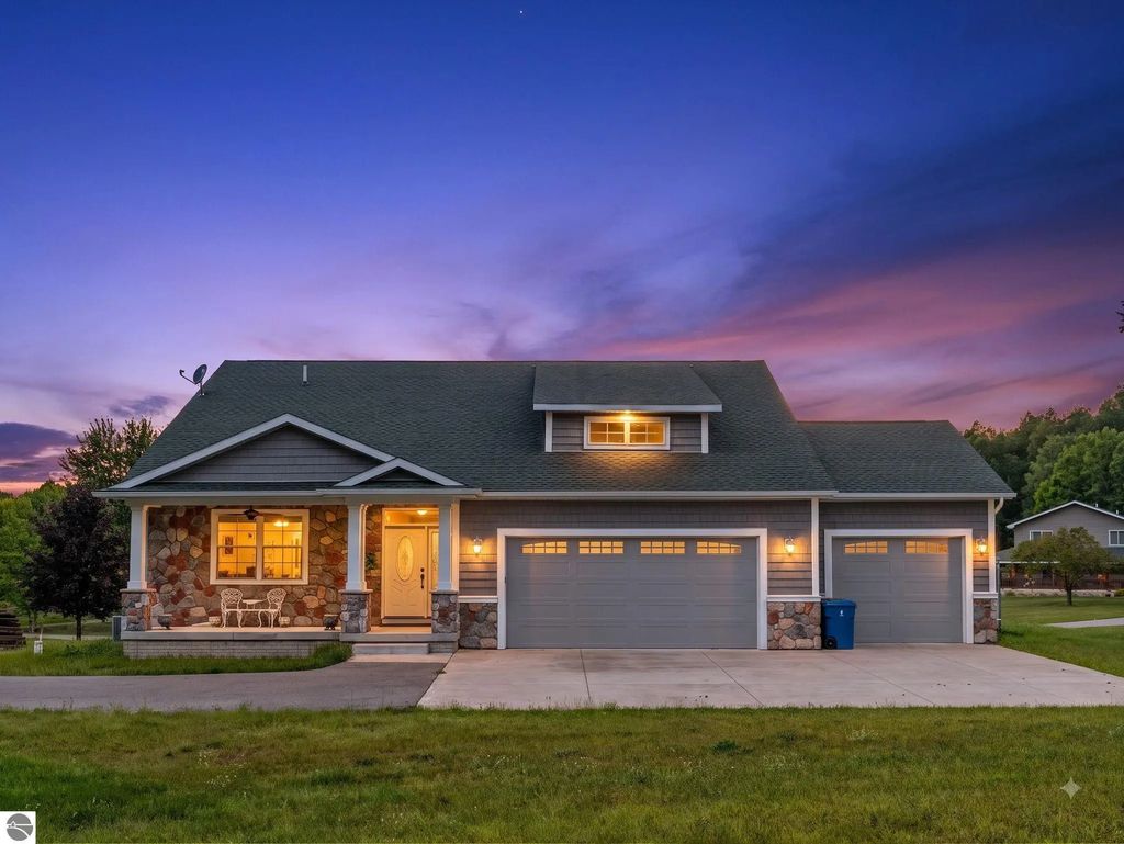 2229 S Loxley Road, Houghton Lake