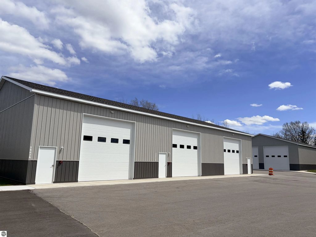 5831 Storage Loop Drive #33b, Traverse City