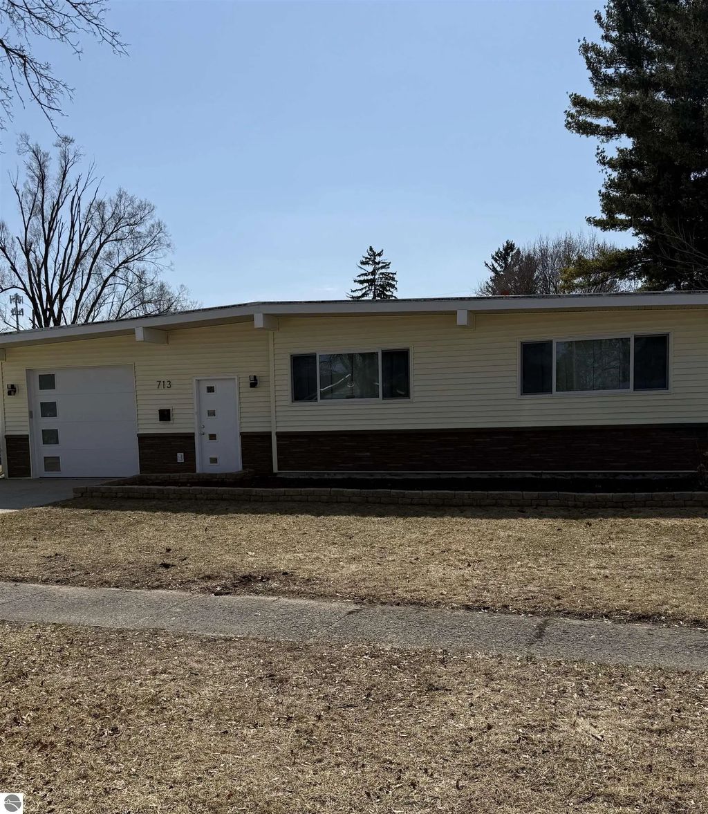 713 W Lincoln, East Tawas