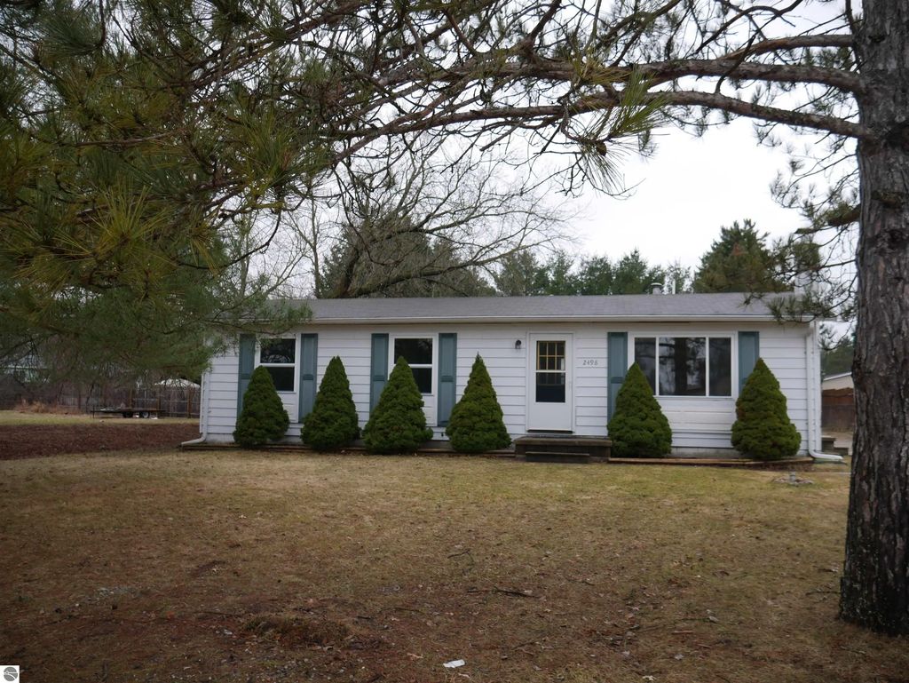 2498 Highland Trail, West Branch