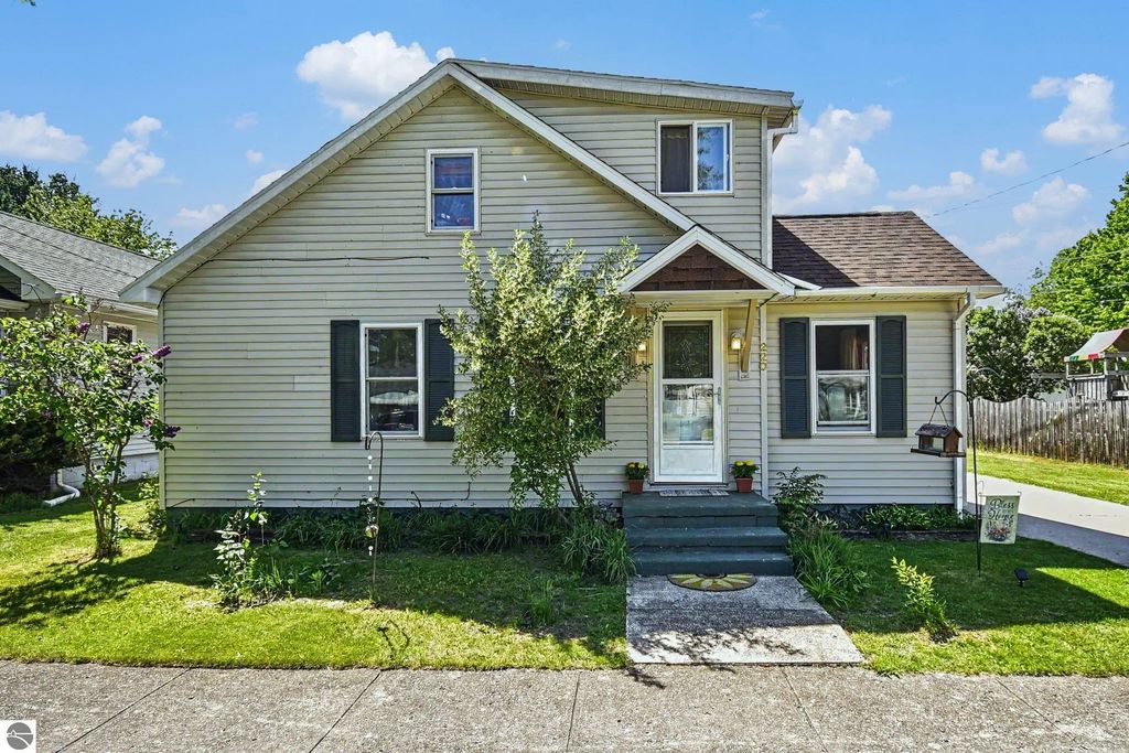 220 2nd Avenue, Tawas City