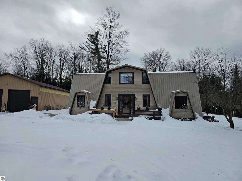 5800 Townhall Road, Hale