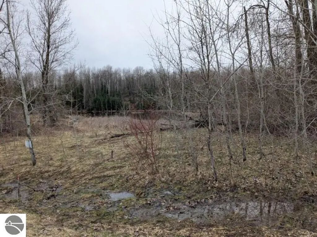 Lakeview Drive, Hale