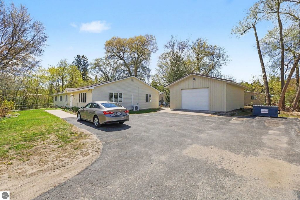 109 Pine Street, East Jordan