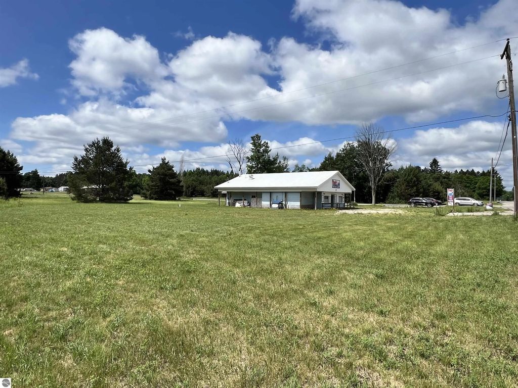 6020 E 34 Road, Cadillac