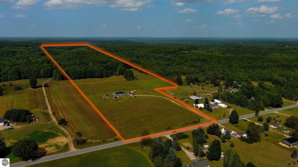 191 E Center Road, Kingsley