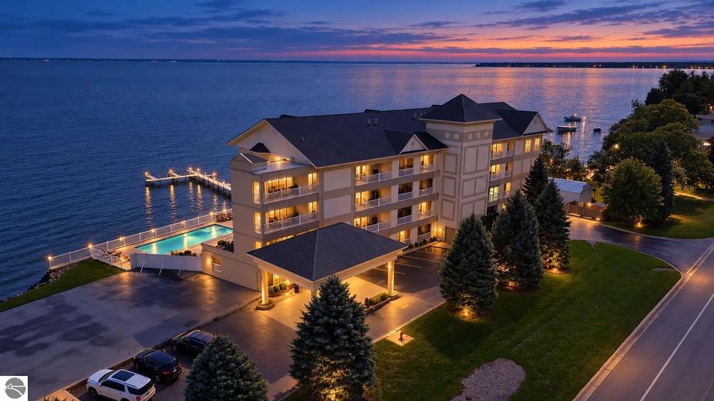 576 N Huron Road #102, Au Gres