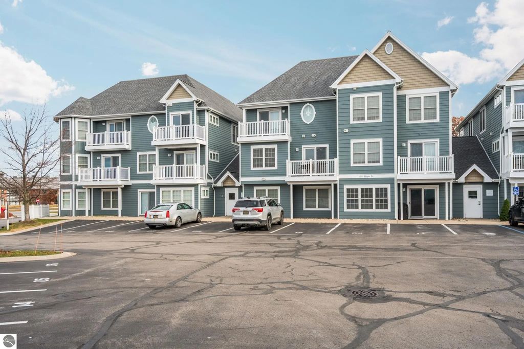 100 Hope Street #210, Traverse City