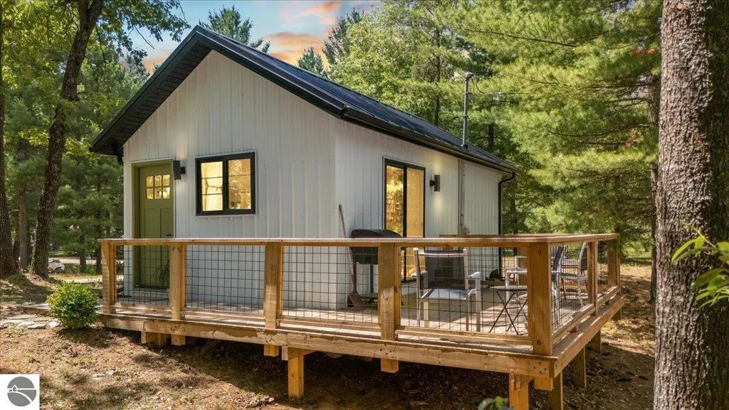 10303 Washington Road, St Helen
