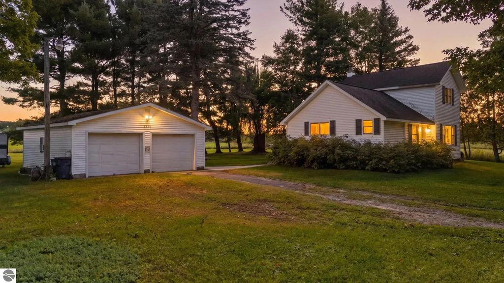 8449 Townline Road, Kingsley