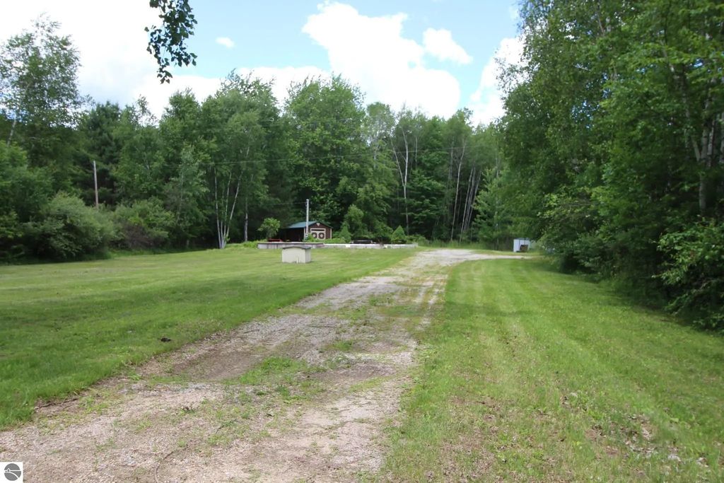 11571 E Deerfield Road, Shepherd