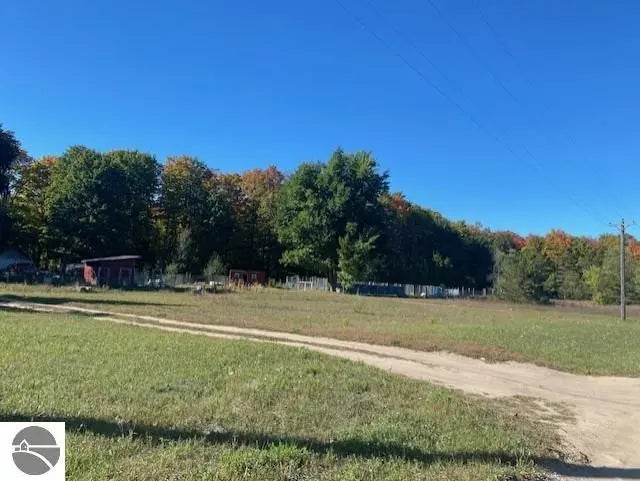 7597 Ne Day Road, Mancelona