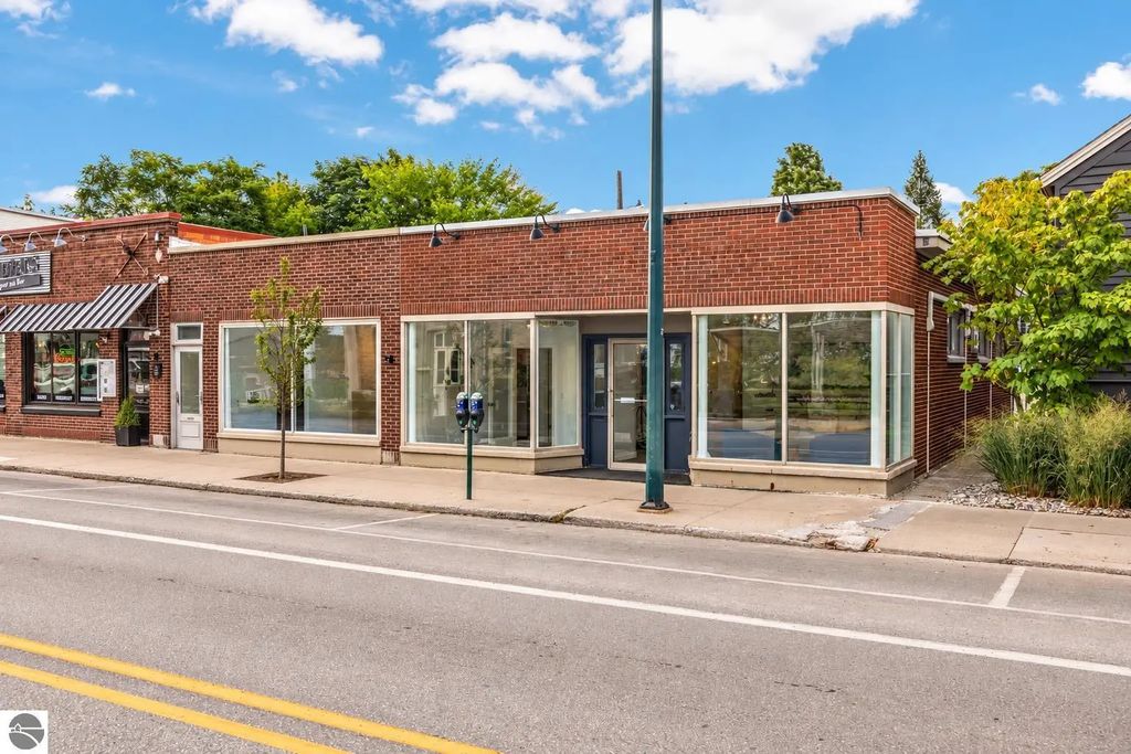 424 E Front Street, Traverse City