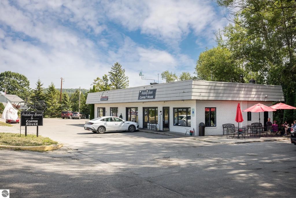 116 E Philips Street, Lake Leelanau
