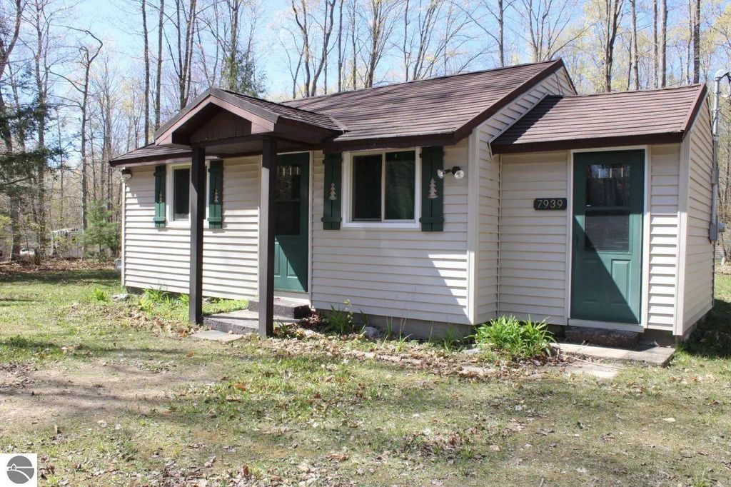 7939 Ne Beechnut Street, Kalkaska