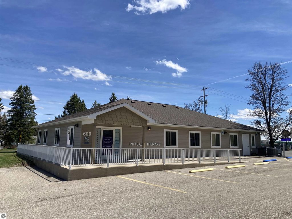 600 S Bennett Street, Rose City