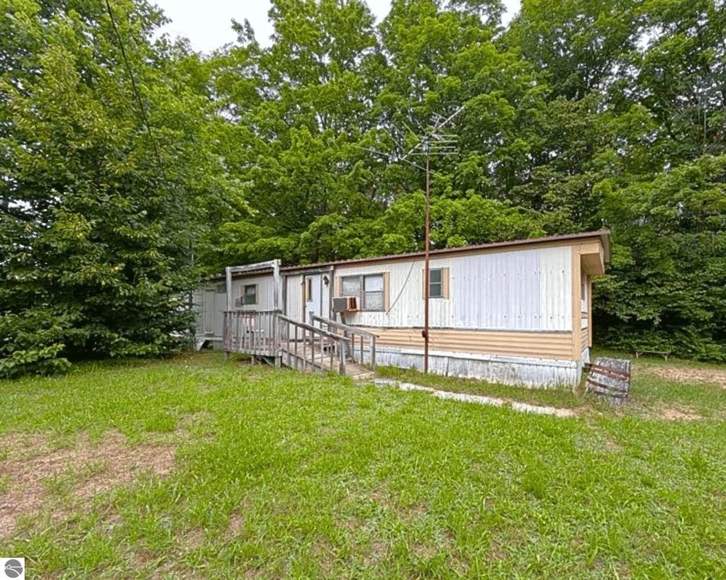 7149 Us-131, Fife Lake