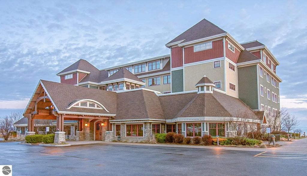 2035 N Us-31 N 2108, Traverse City