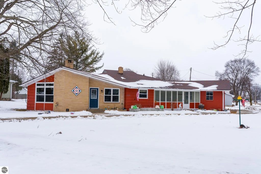 209 N Chippewa, Shepherd