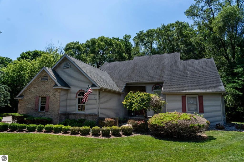 3106 Hunters Trail, Mt Pleasant