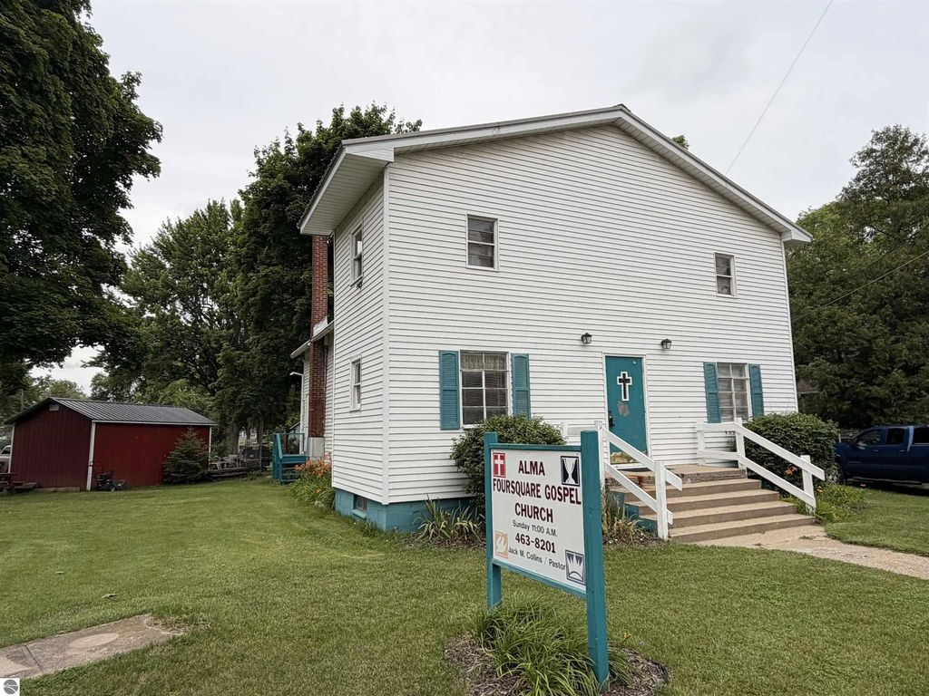 1117 Michigan Avenue, Alma