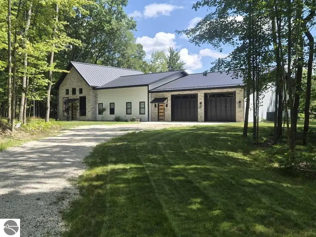 6468 Dunhill Drive, Canadian Lakes