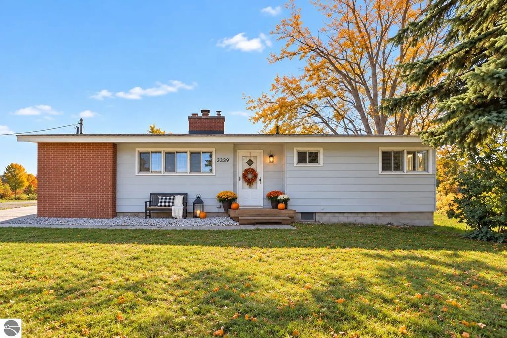 3339 Hartman Road, Traverse City