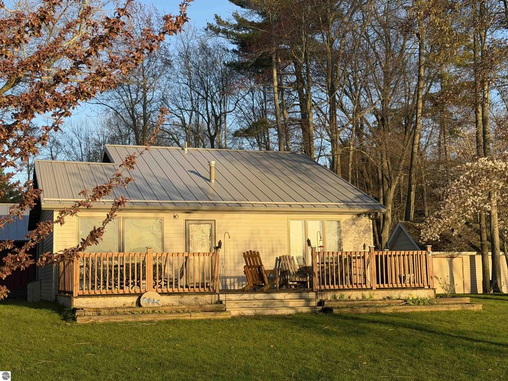 575 Rainbow Drive, East Tawas