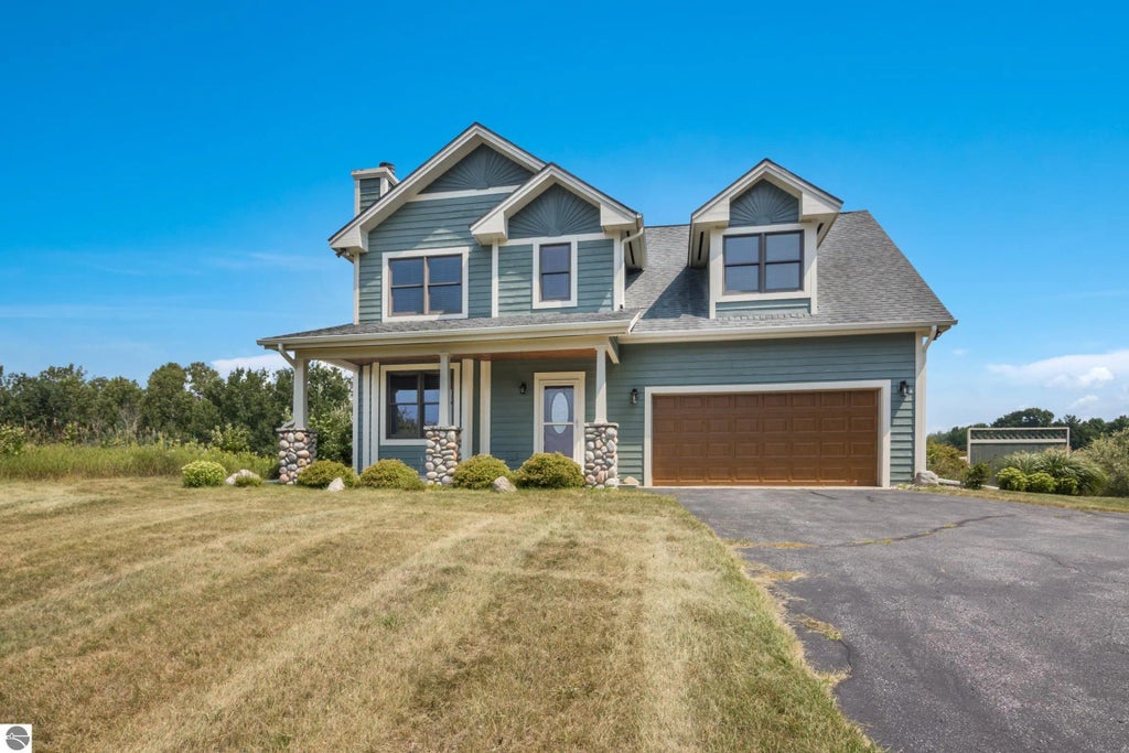 9865 Paradise Hills Drive, Central Lake